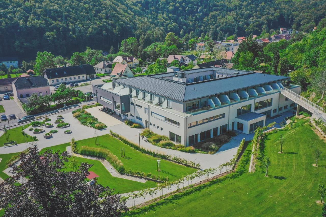 Nuhr Medical - Hotel & Restaurant Senftenberg Екстериор снимка