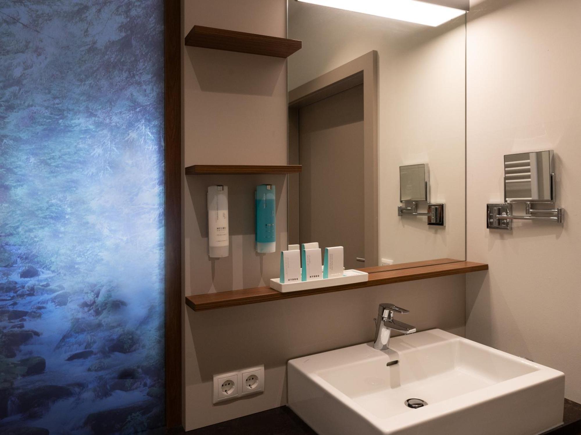 Nuhr Medical - Hotel & Restaurant Senftenberg Екстериор снимка